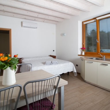 Holiday Home Sovenigo | Stanza Viola